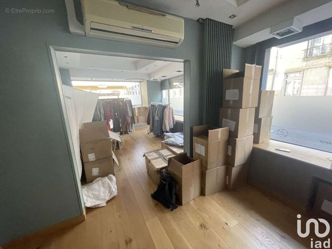 Photo 2 - Commerce à TOURS