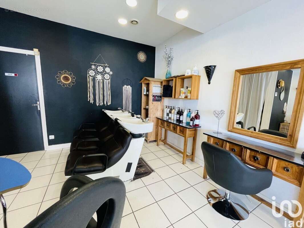 Photo 5 - Commerce à LA RICHE