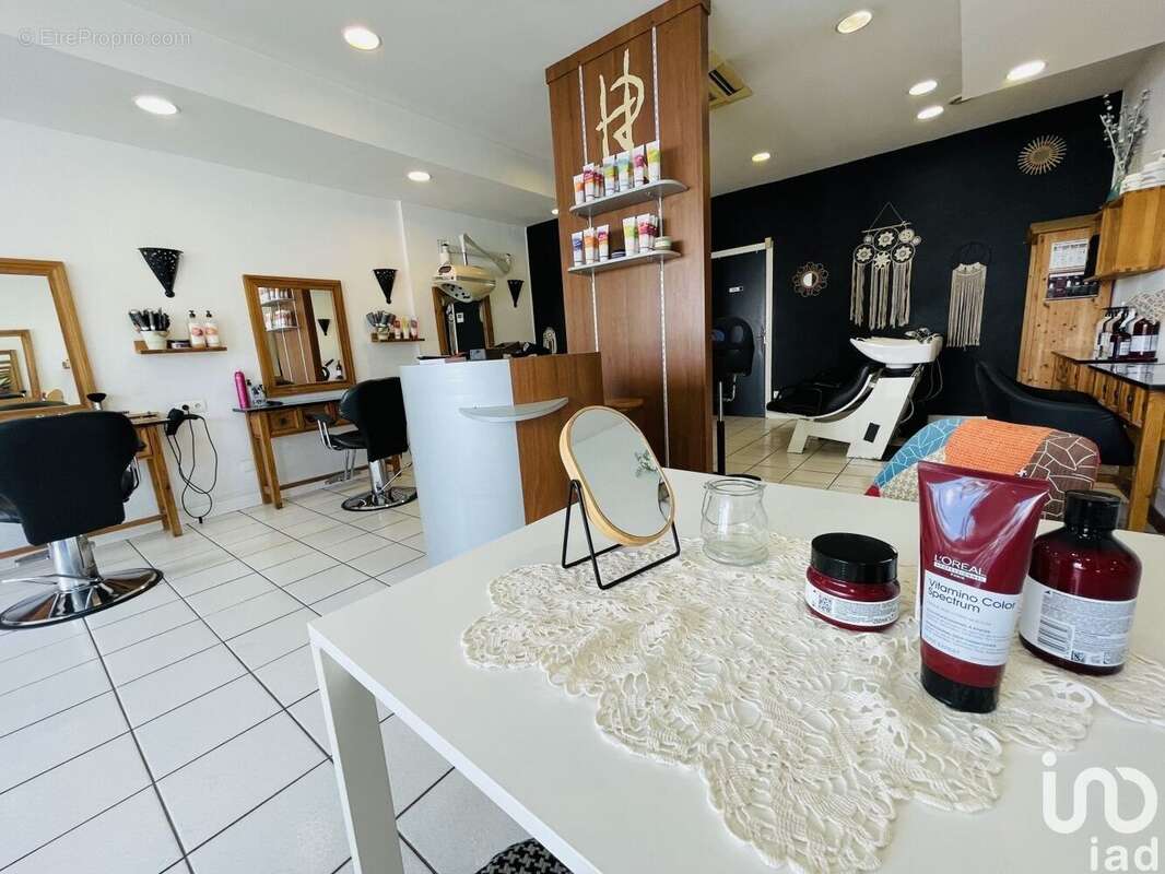 Photo 7 - Commerce à LA RICHE