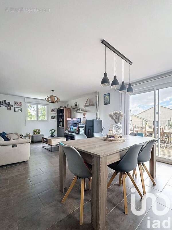 Photo 3 - Maison à THOURIE