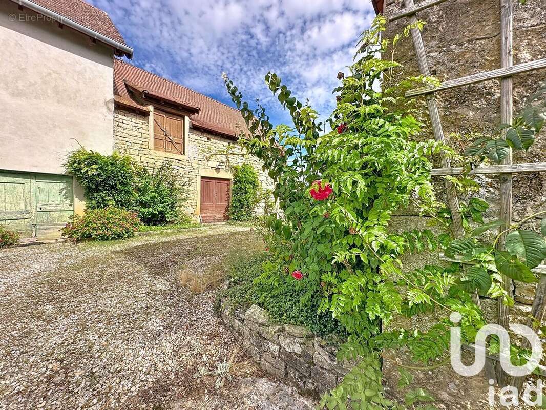 Photo 2 - Maison à LACAPELLE-LIVRON