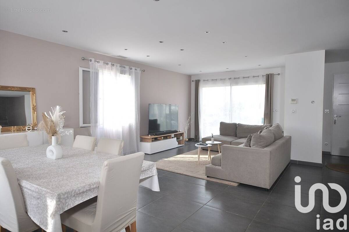 Photo 1 - Maison à MONTPEZAT