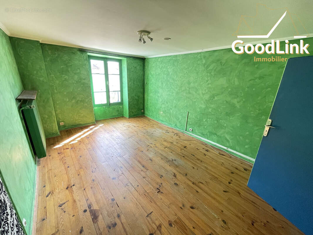 Maison à FONTENAY-LE-VICOMTE