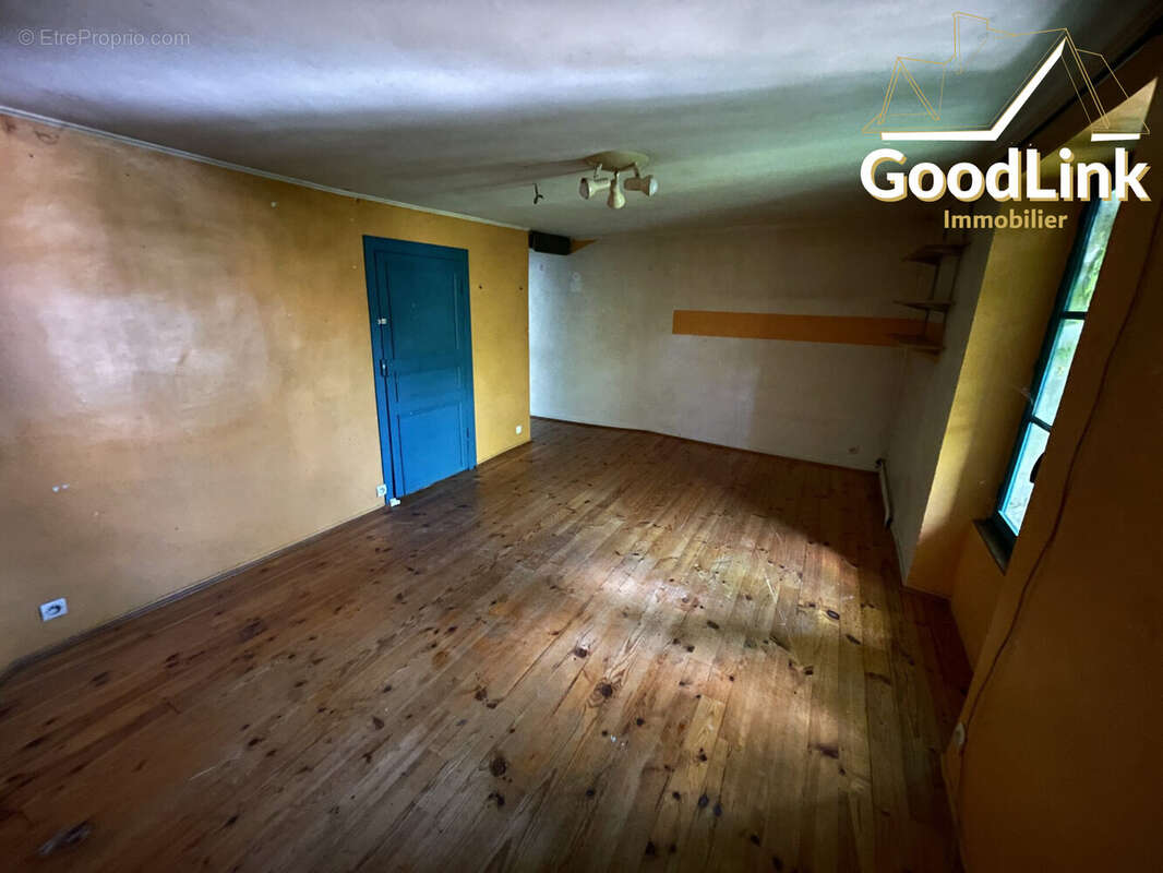 Maison à FONTENAY-LE-VICOMTE