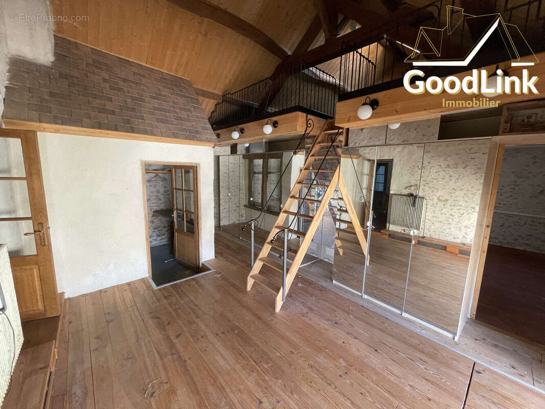 Maison à FONTENAY-LE-VICOMTE