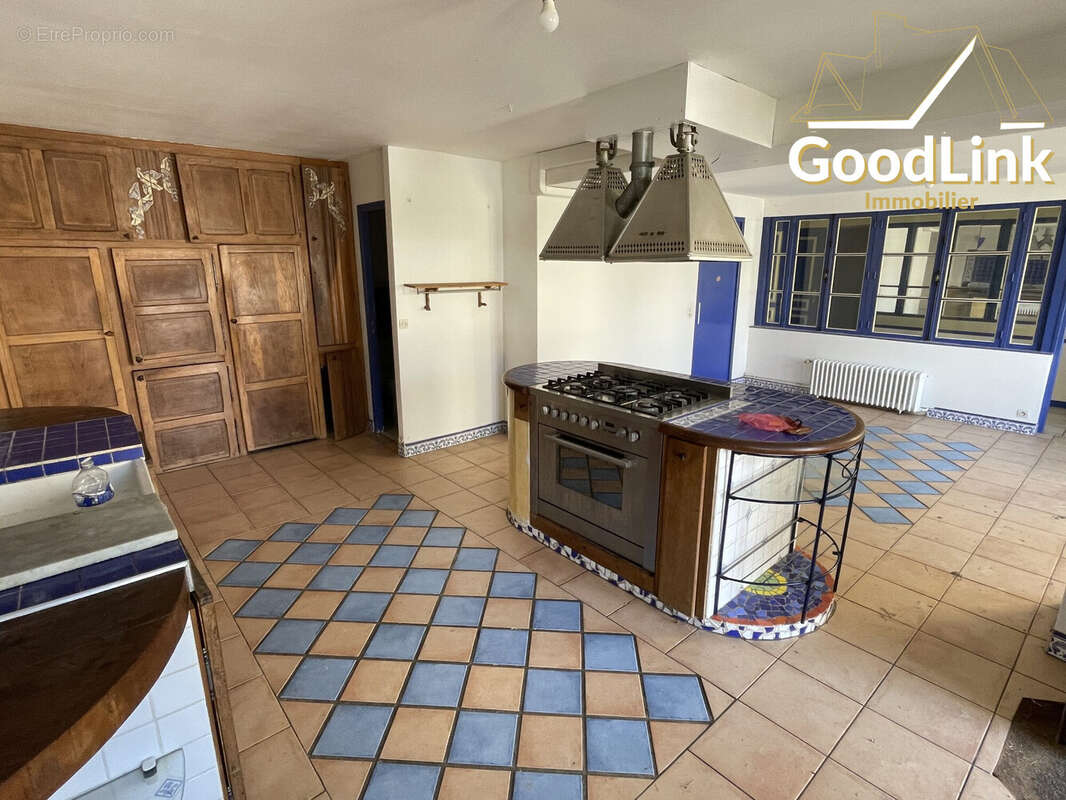 Maison à FONTENAY-LE-VICOMTE