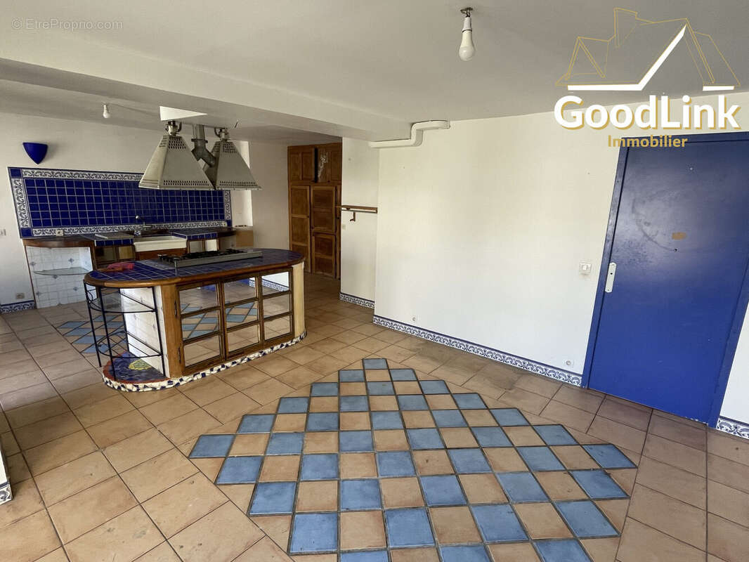 Maison à FONTENAY-LE-VICOMTE