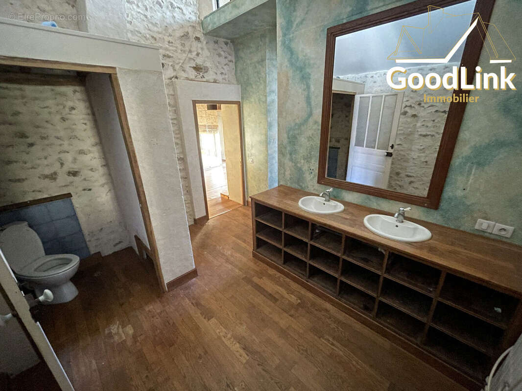 Maison à FONTENAY-LE-VICOMTE