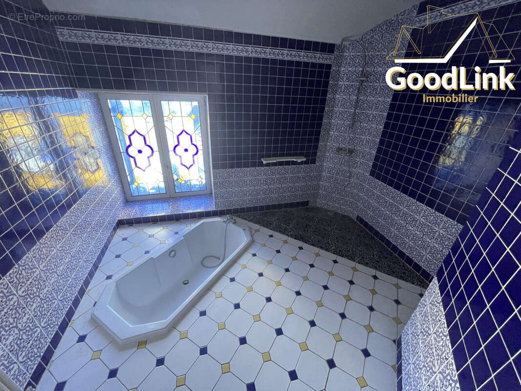 Maison à FONTENAY-LE-VICOMTE