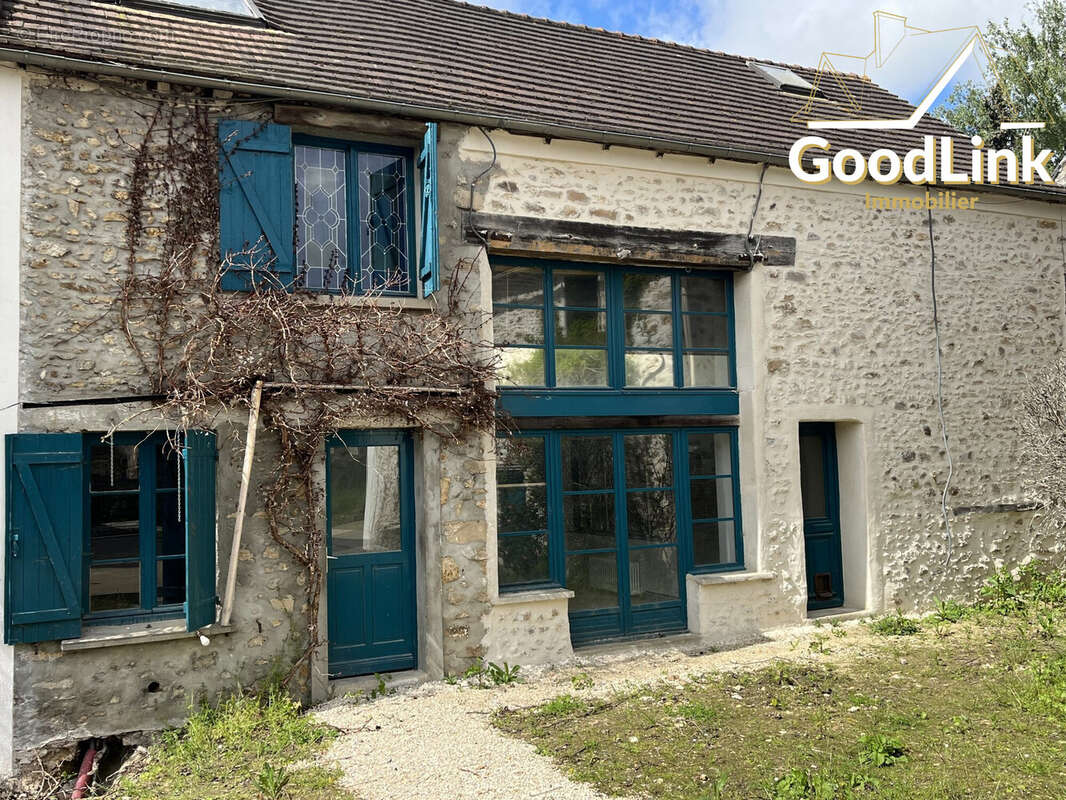 Maison à FONTENAY-LE-VICOMTE