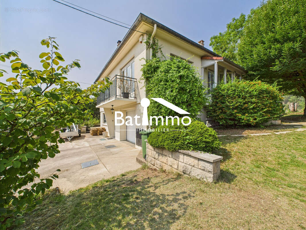 Maison à BAYONVILLE-SUR-MAD