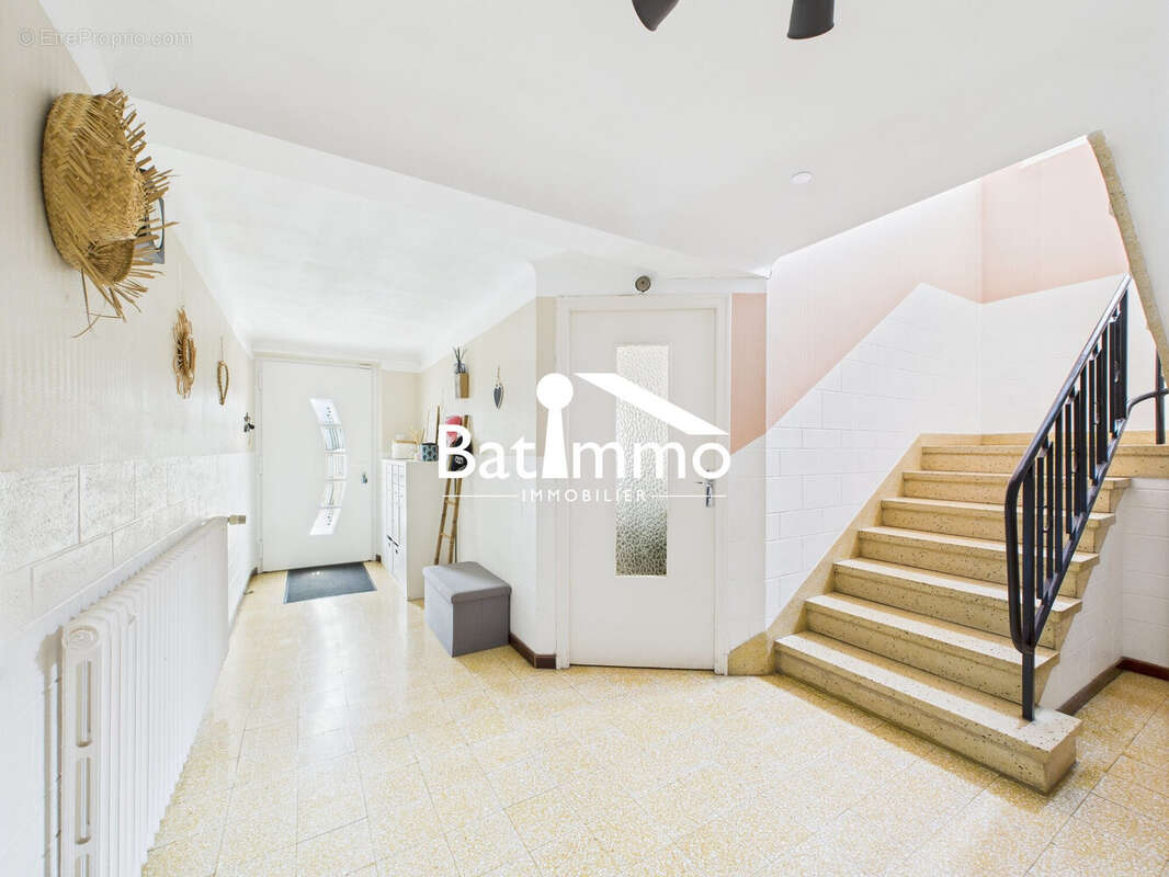 Maison à BAYONVILLE-SUR-MAD