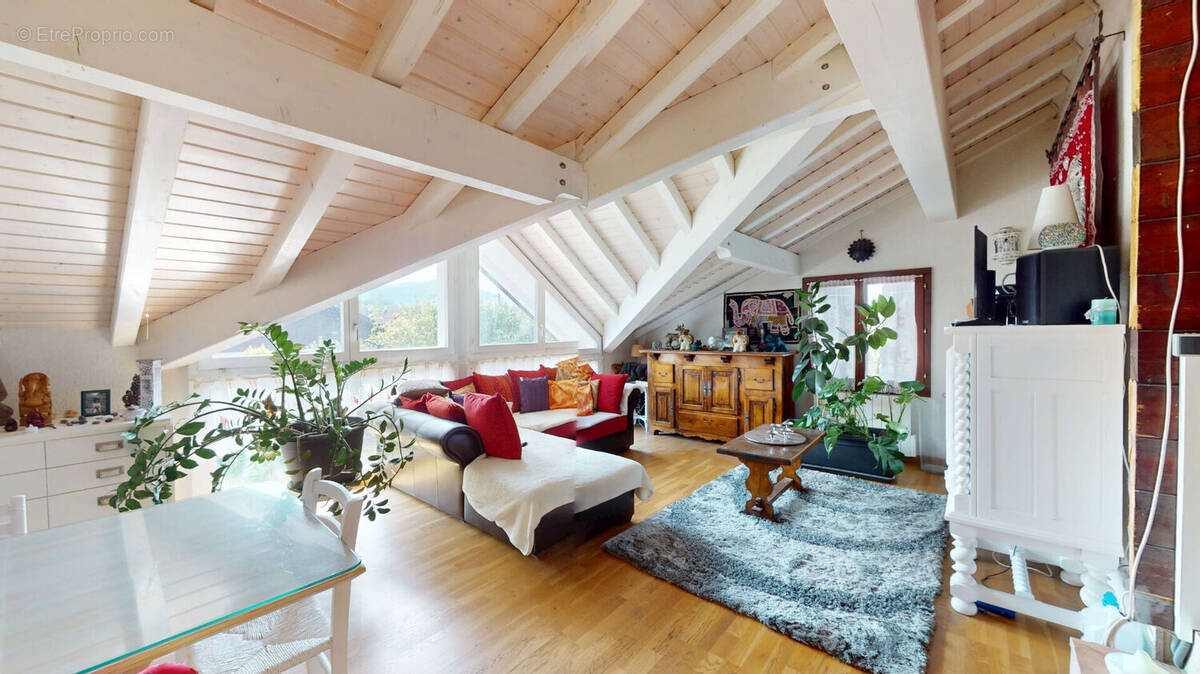 Maison à PERRIGNIER