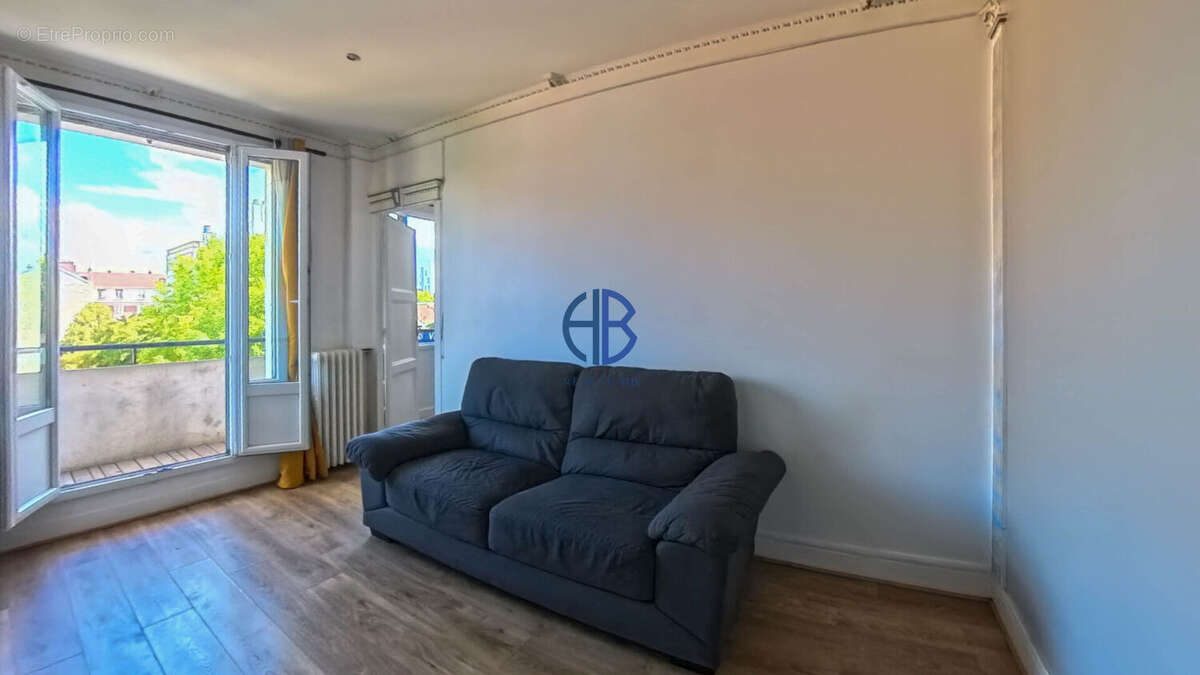 Appartement à AUBERVILLIERS