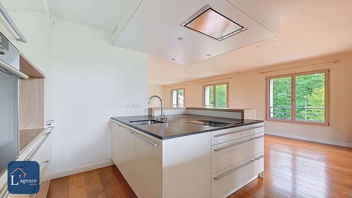 Maison à DIVONNE-LES-BAINS