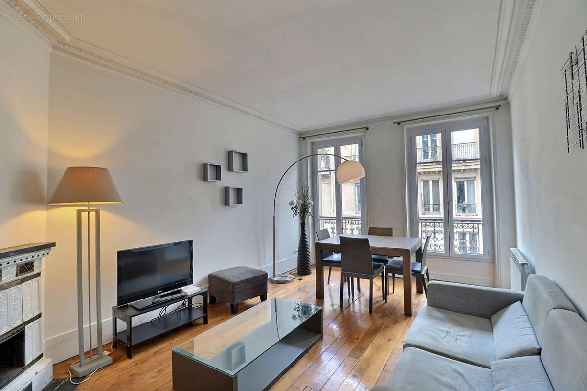 Appartement à PARIS-10E