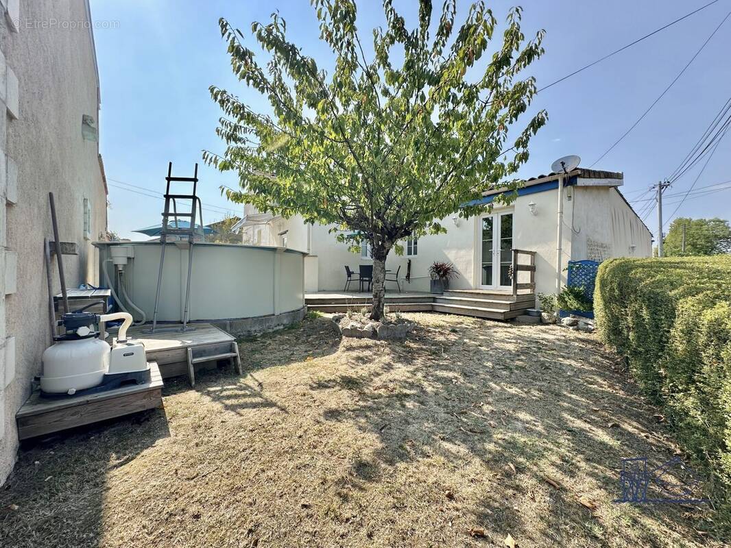 Maison à SAINT-THOMAS-DE-CONAC