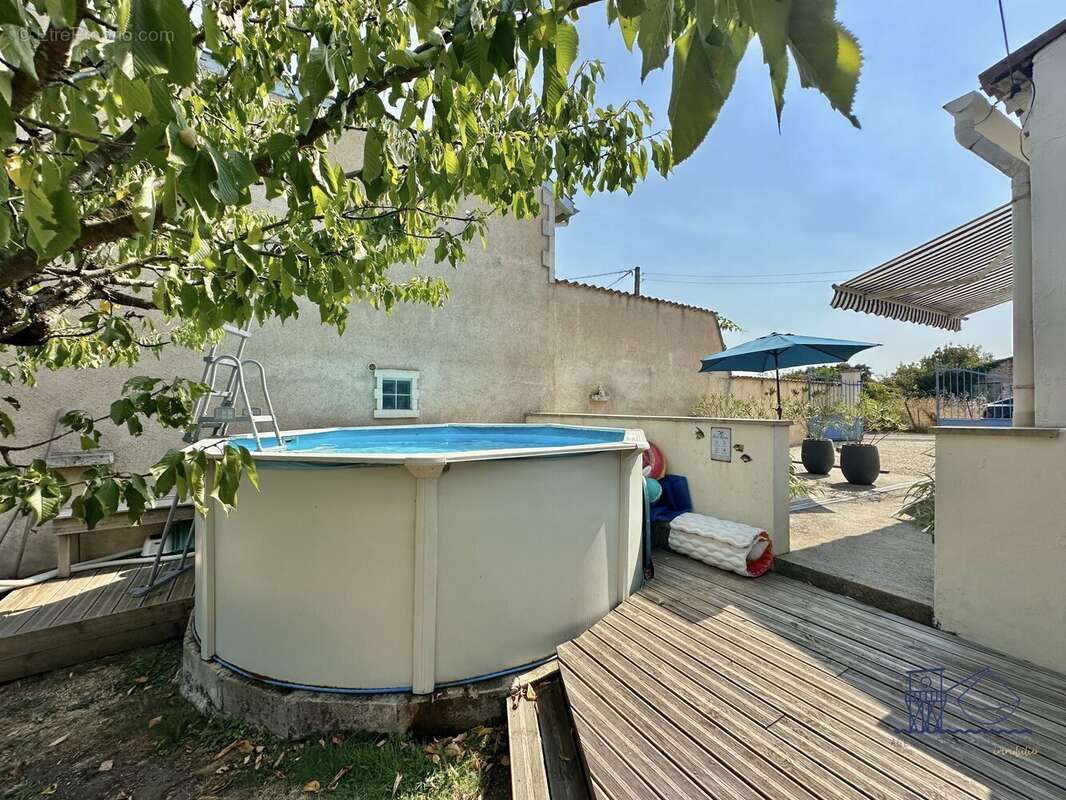 Maison à SAINT-THOMAS-DE-CONAC