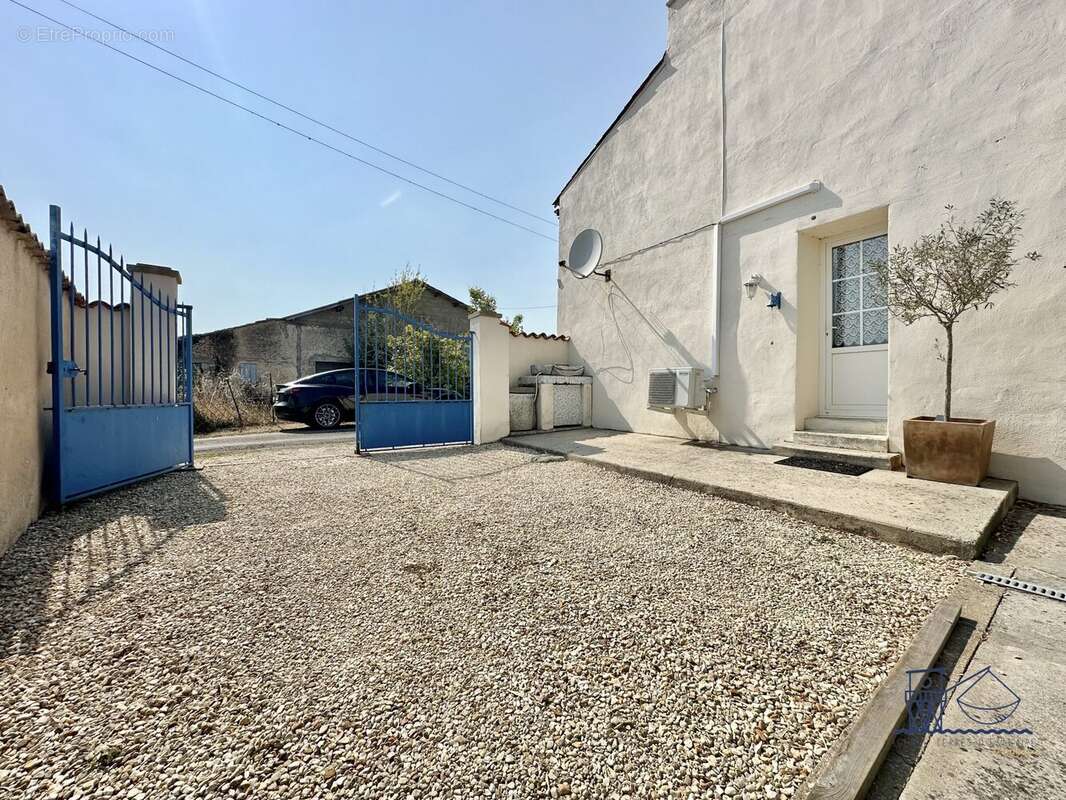 Maison à SAINT-THOMAS-DE-CONAC