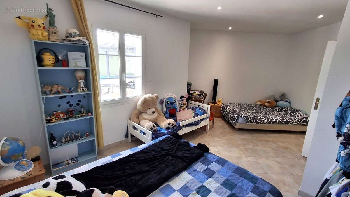 Maison à SAINT-SIMON-DE-PELLOUAILLE