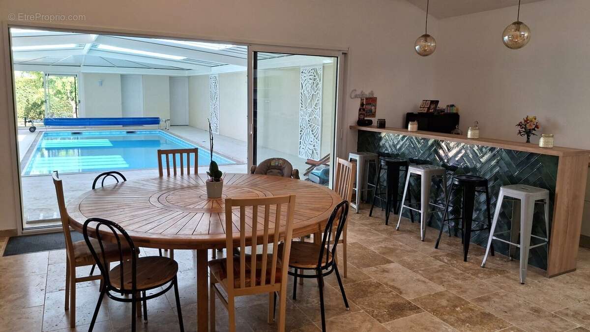 Maison à SAINT-SIMON-DE-PELLOUAILLE