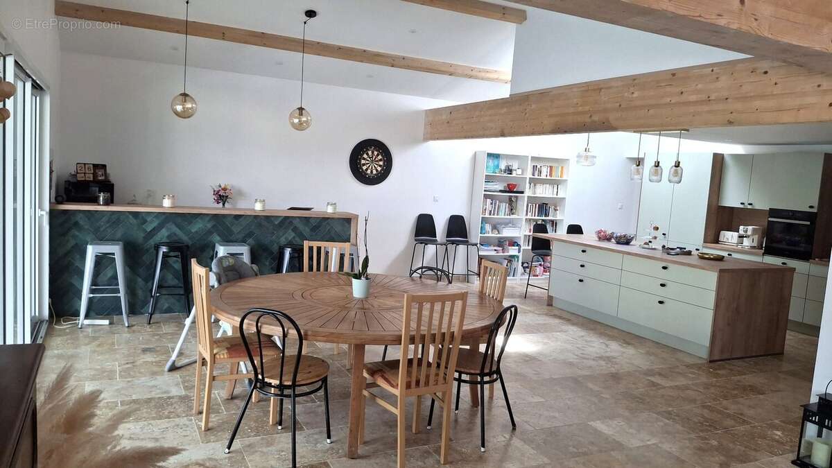 Maison à SAINT-SIMON-DE-PELLOUAILLE