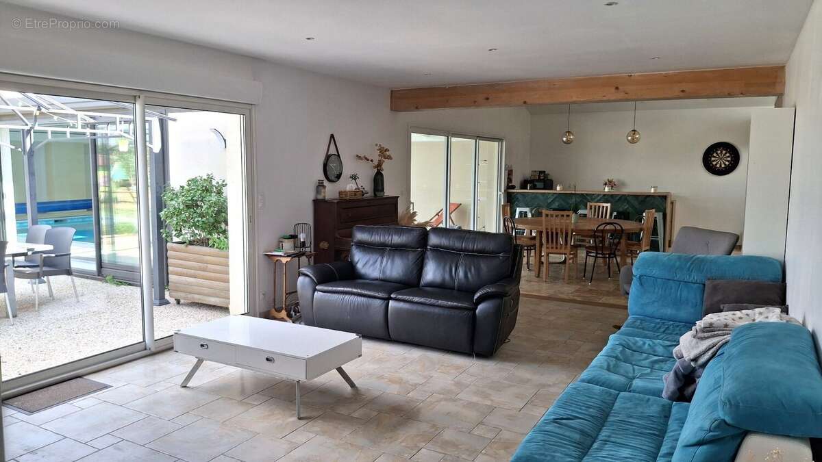 Maison à SAINT-SIMON-DE-PELLOUAILLE