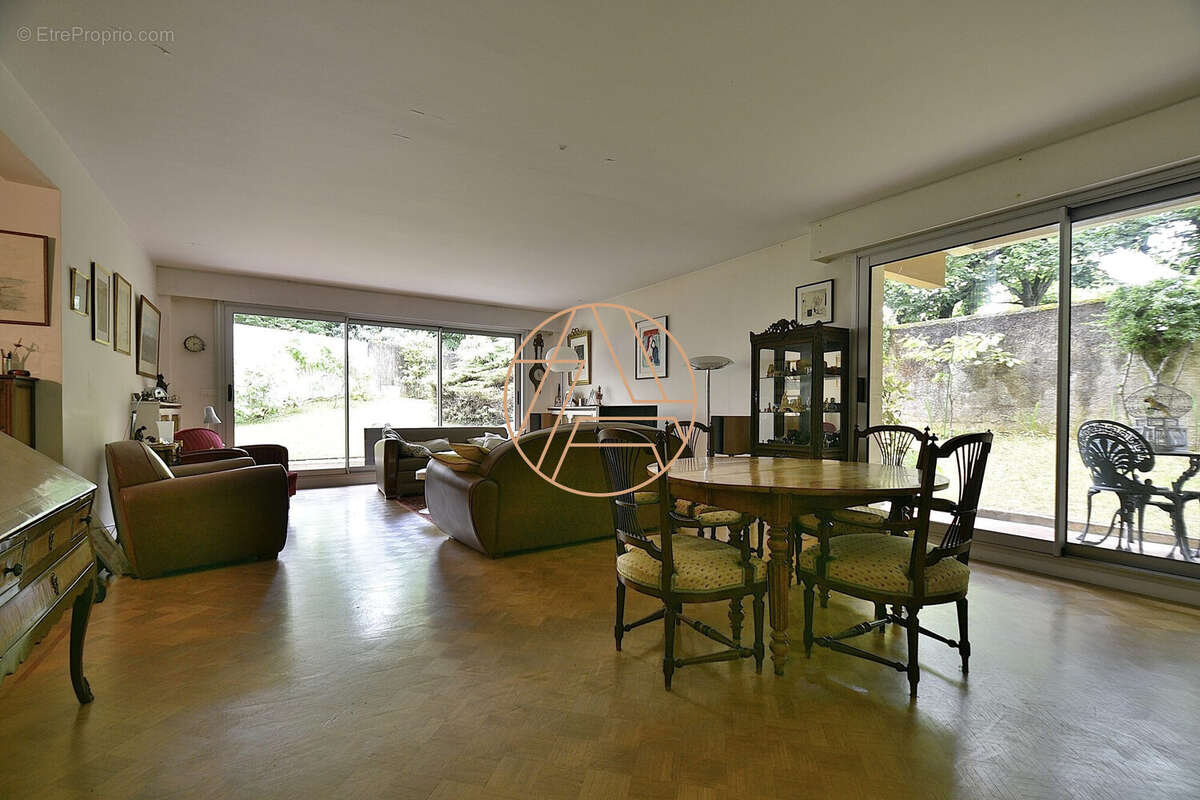 Appartement à SAINT-MAUR-DES-FOSSES