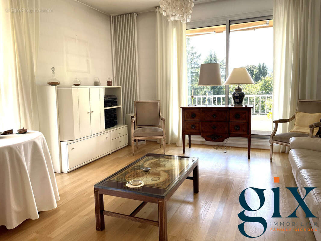 Appartement à MEYLAN