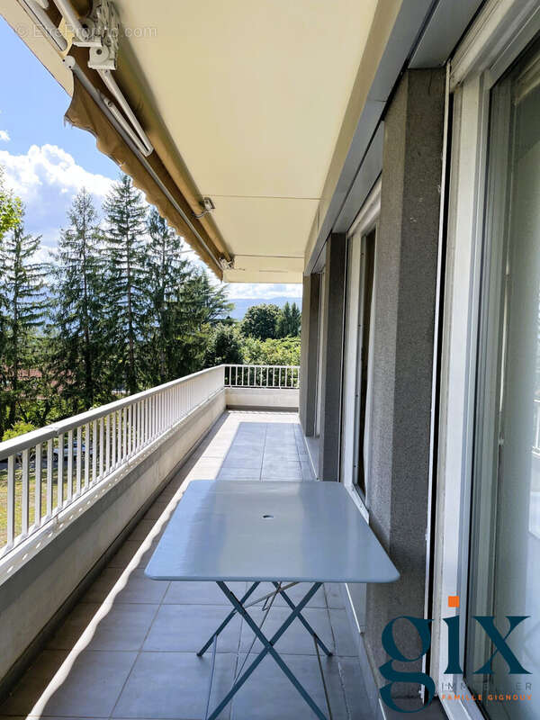 Appartement à MEYLAN