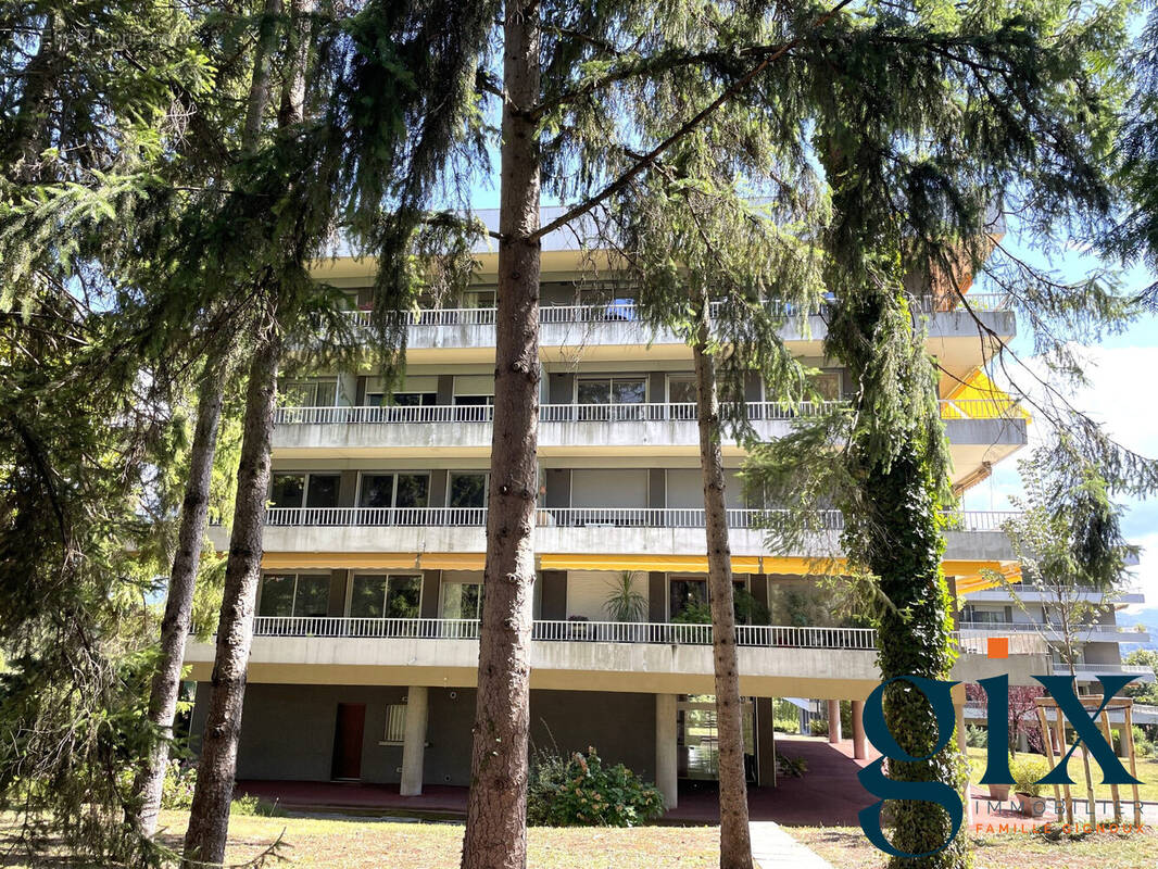 Appartement à MEYLAN