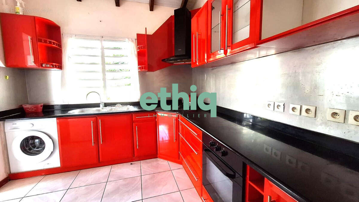 Maison à PETIT-BOURG