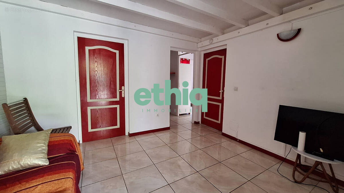 Maison à PETIT-BOURG