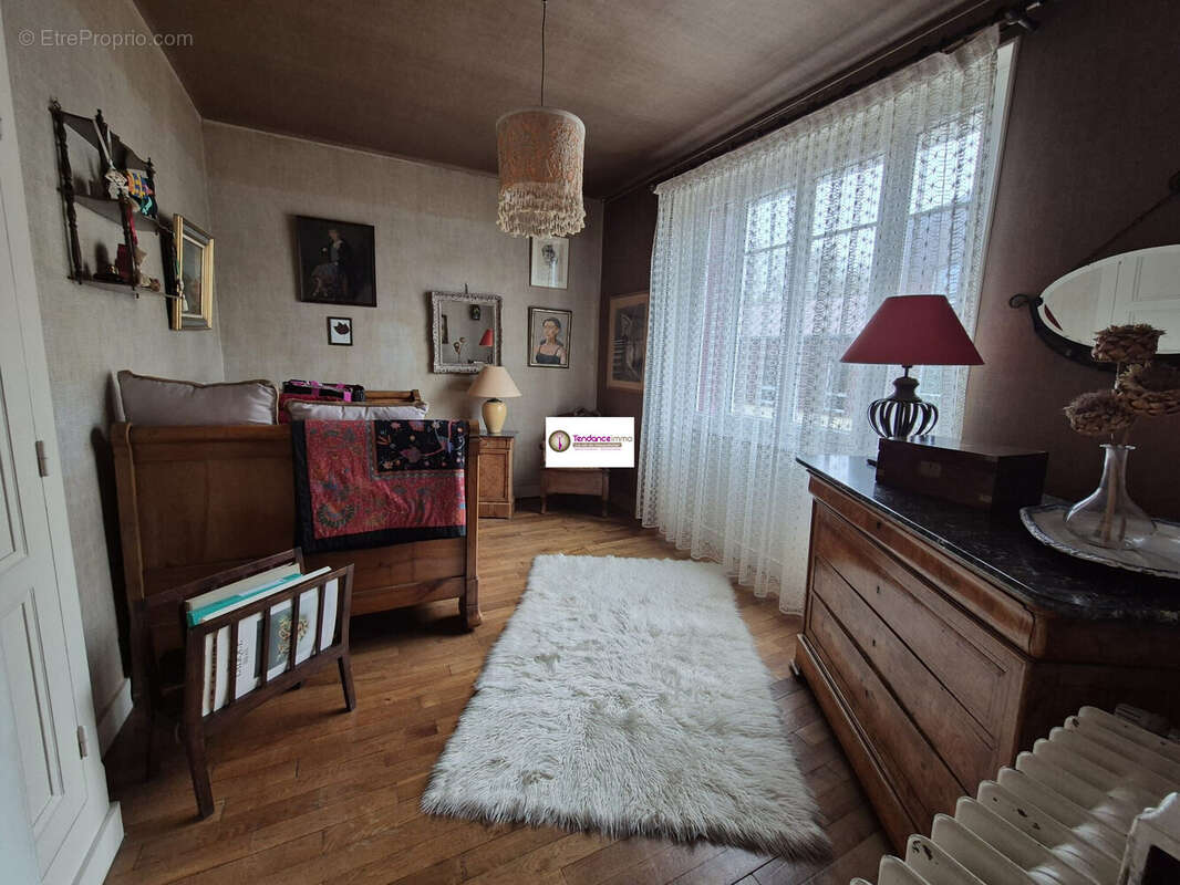 Maison à LE MELE-SUR-SARTHE