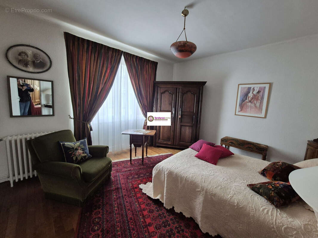 Maison à LE MELE-SUR-SARTHE