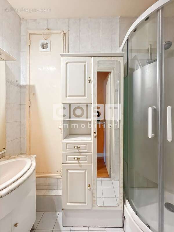 Appartement à COURBEVOIE