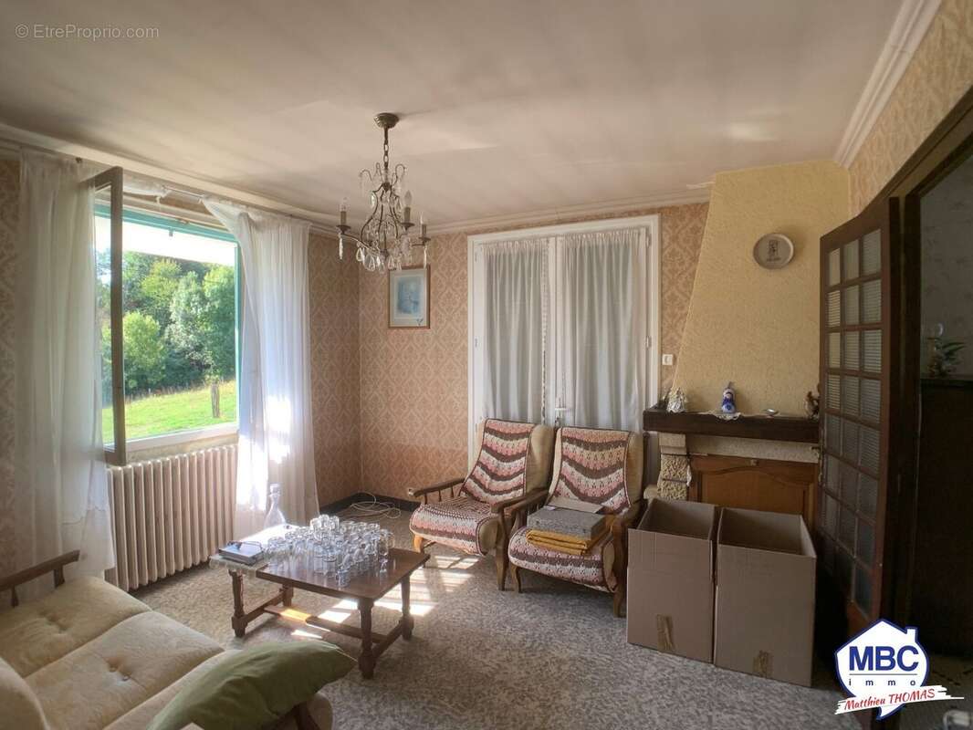 Maison à MONTREVAULT