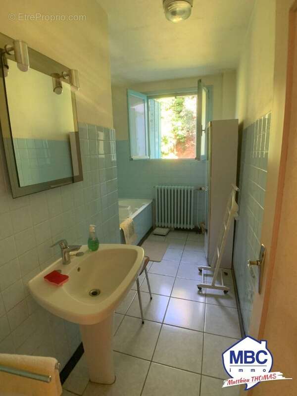 Maison à MONTREVAULT