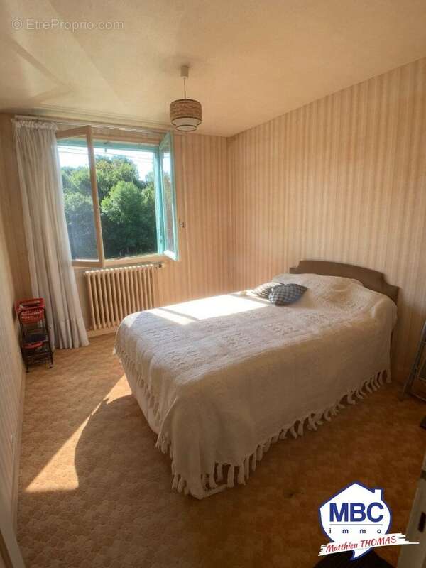 Maison à MONTREVAULT