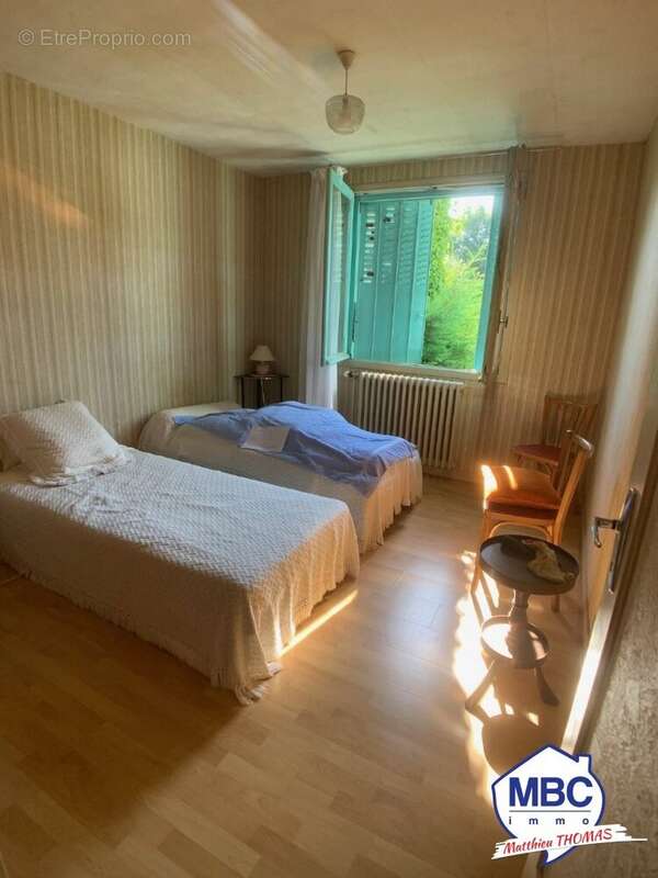 Maison à MONTREVAULT