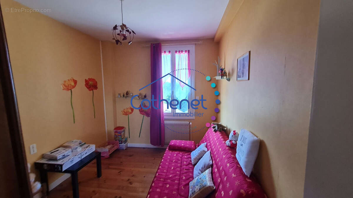 Maison à SAINT-HILAIRE-SOUS-CHARLIEU