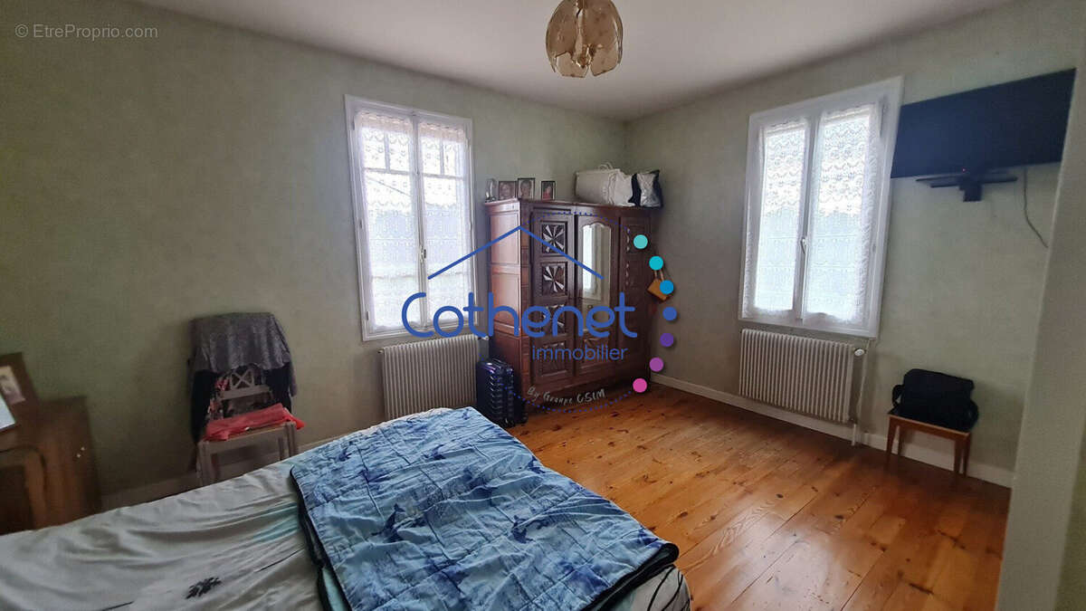 Maison à SAINT-HILAIRE-SOUS-CHARLIEU