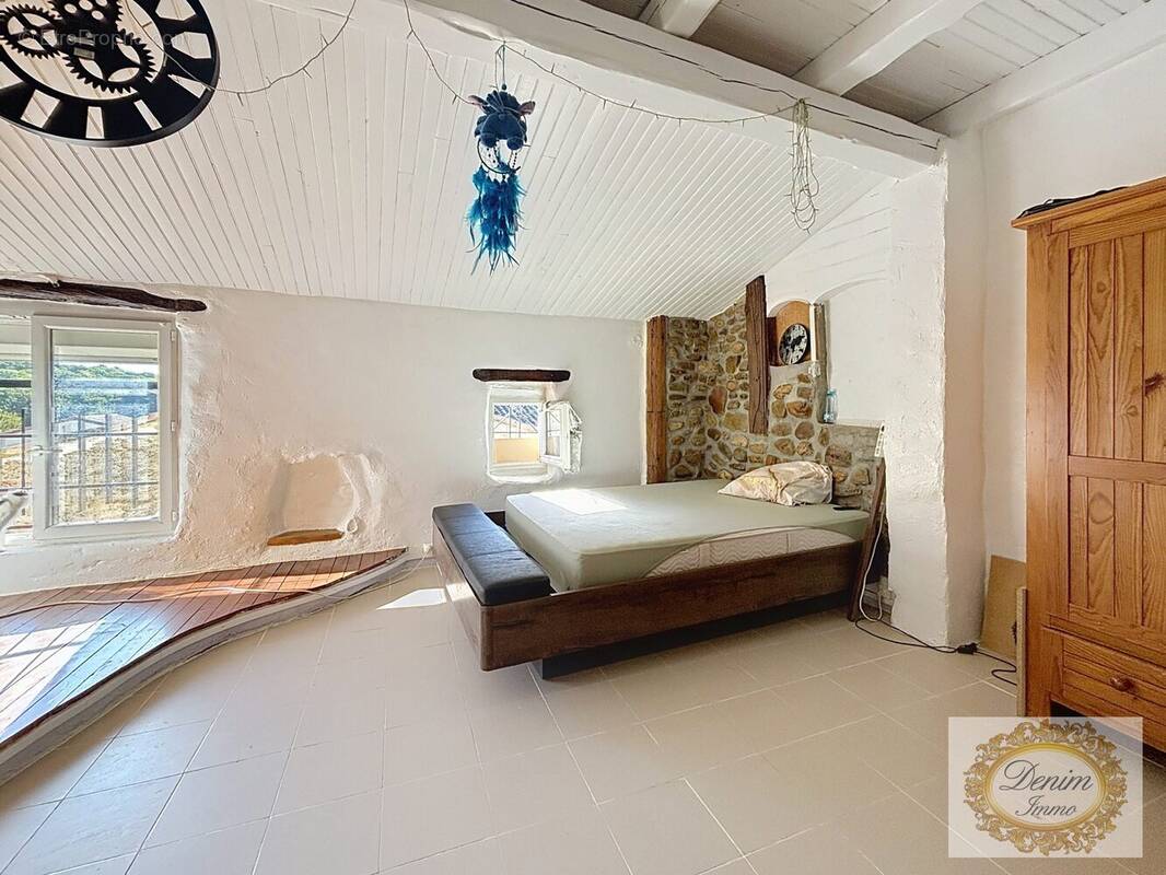 Maison à SAINT-VICTOR-DE-MALCAP