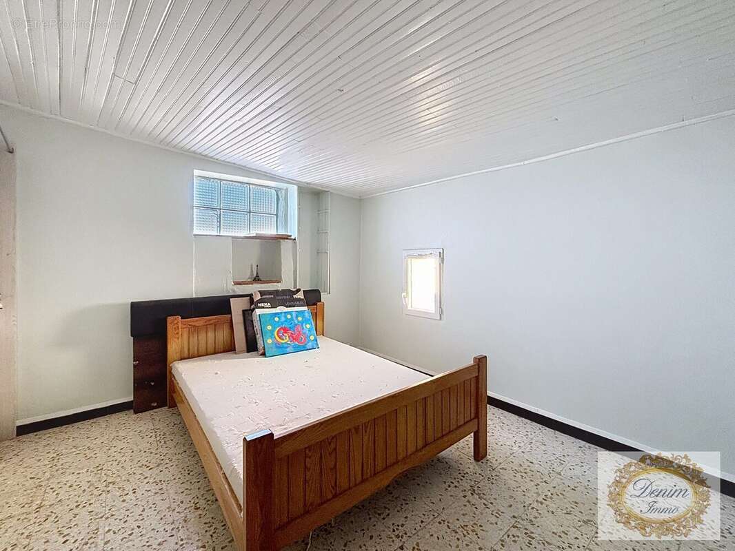 Maison à SAINT-VICTOR-DE-MALCAP