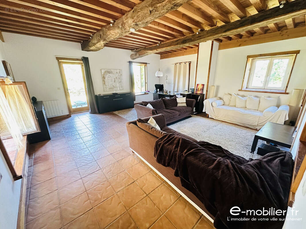 Maison à LA CLAYETTE