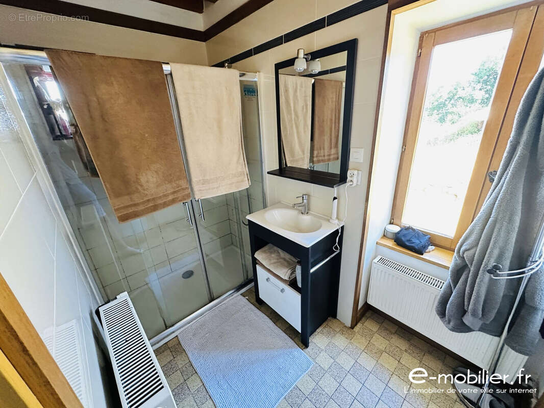 Maison à LA CLAYETTE