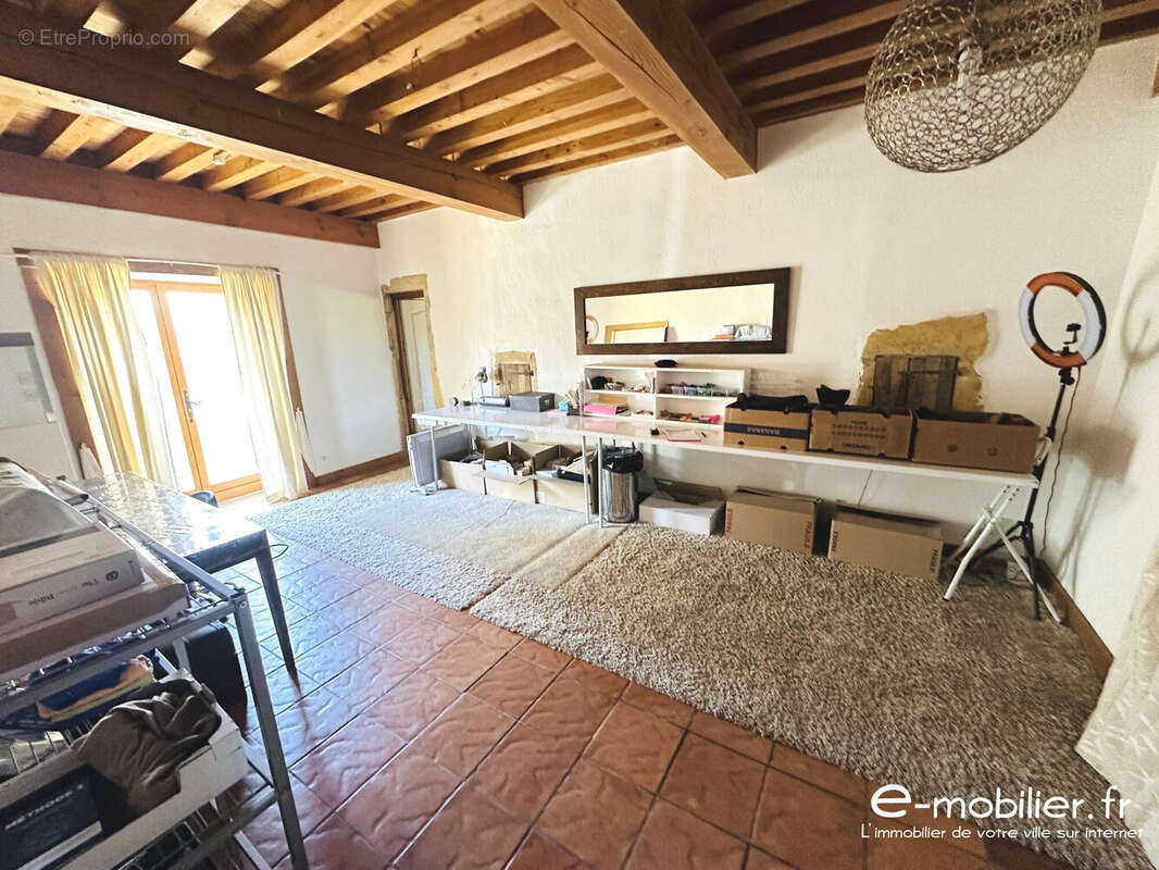 Maison à LA CLAYETTE