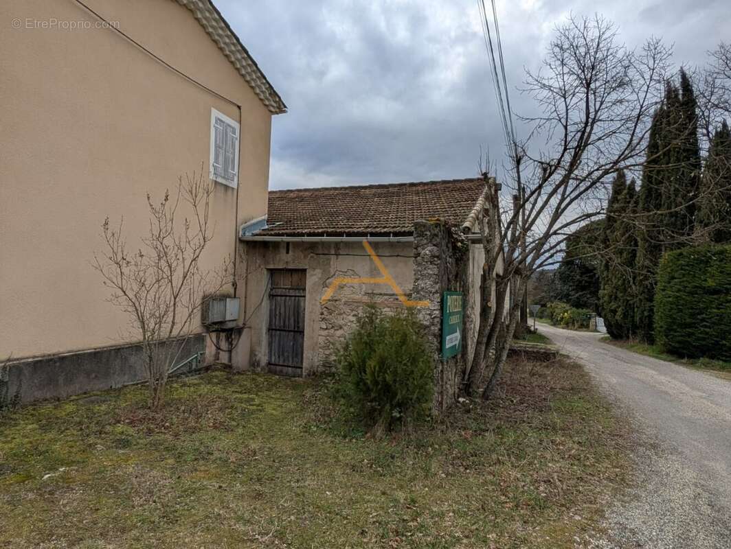 Commerce à LE POET-LAVAL