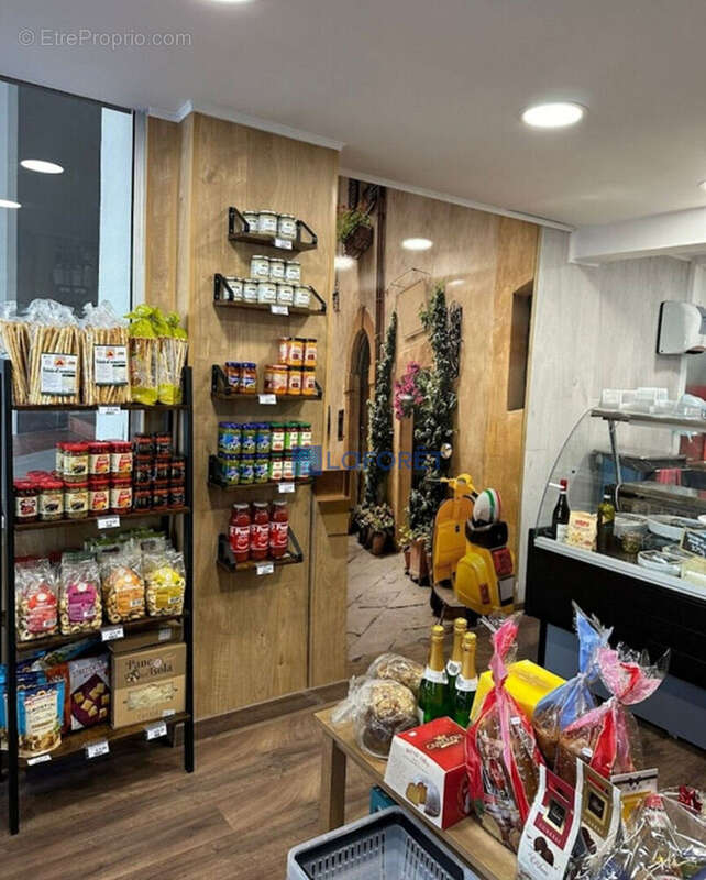 Commerce à LA GRANDE-MOTTE