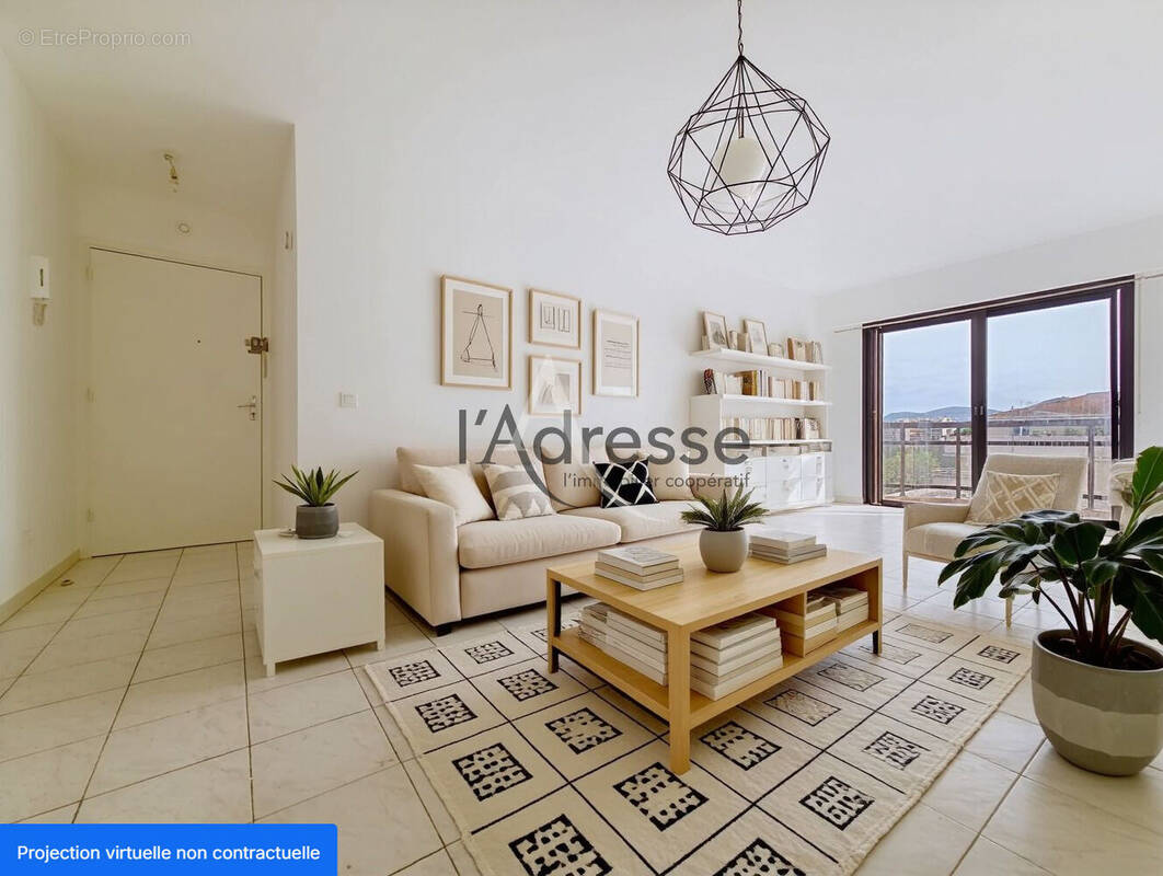 Appartement à MANDELIEU-LA-NAPOULE